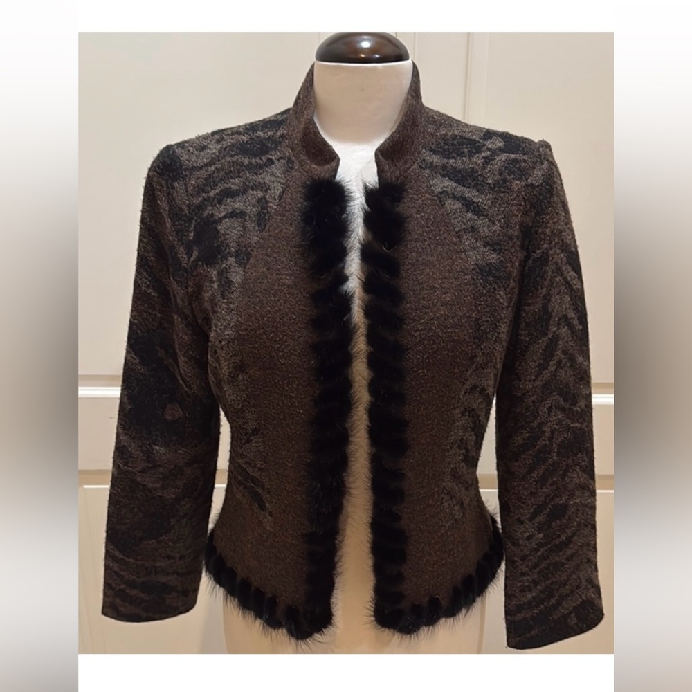 Alberto Makali ladies mink fur trimmed jacket size 10 price is firm